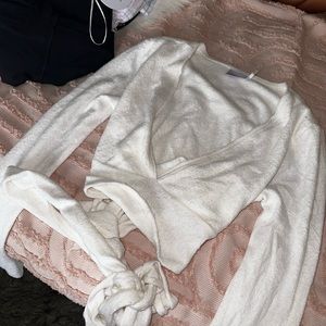 URBAN OUTFITTERS OUT FROM UNDER SWEATER CROP TOP